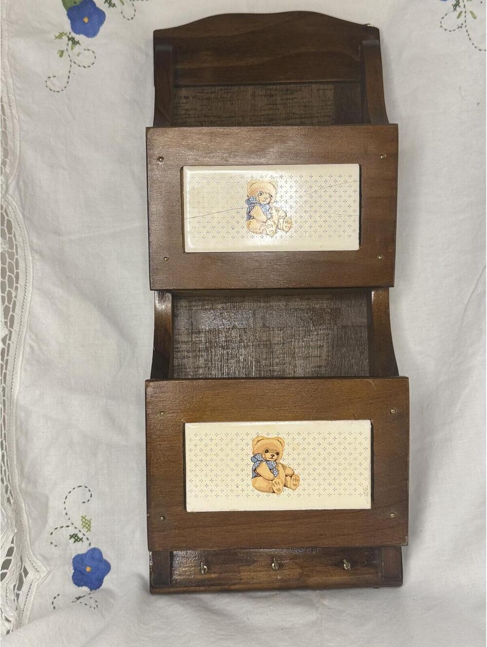 Vintage Tienshan Heartland Wood Letter and Key Holder - Cottage Core